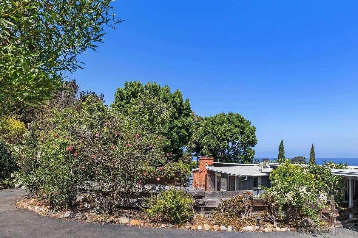 2820 Hidden Valley