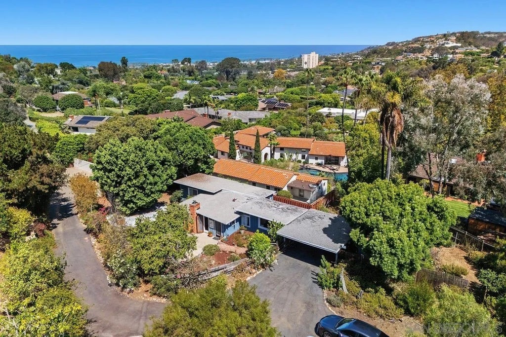 Photo of 2820 Hidden Valley, La Jolla, CA 92037 (MLS # 260021008)