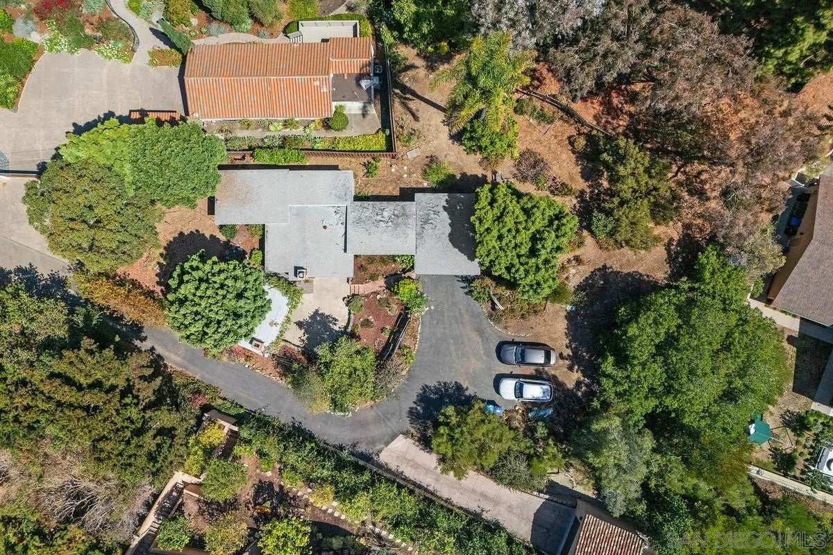 2820 Hidden Valley