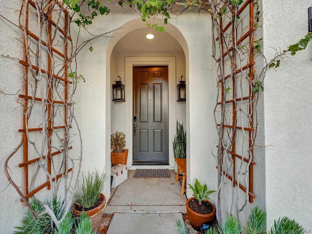 Photo of 37244 Avocet Way, Murrieta, CA 92563 (MLS # 250044819)