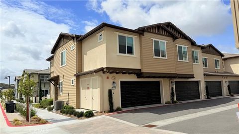 Photo of 39389 Corvina Ln, Temecula, CA 92591 (MLS # SW26089898)