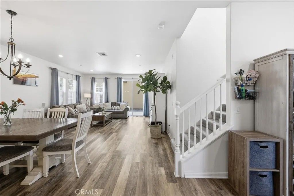 Photo of 27471 Poppy Court, Saugus, CA 91350 (MLS # SR26071101)