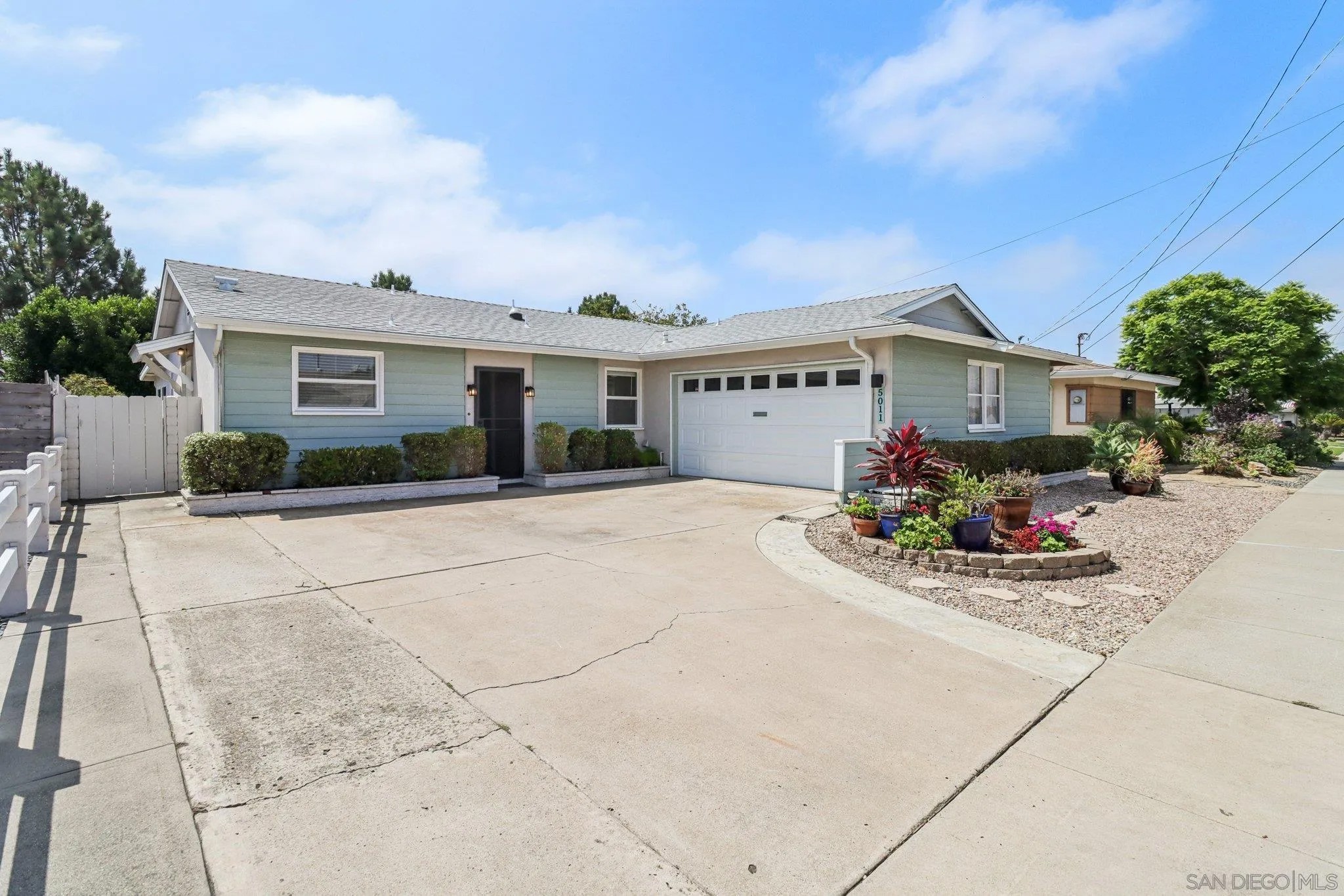 5011 Mount Casas Dr