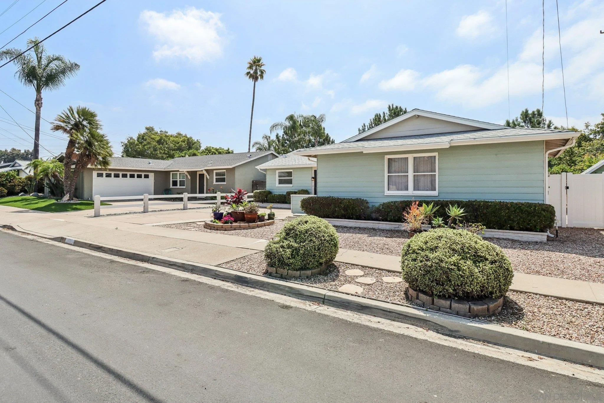 5011 Mount Casas Dr