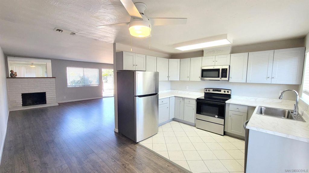 Photo of 806 E 4Th AVE #6, Escondido, CA 92025 (MLS # 260010728)