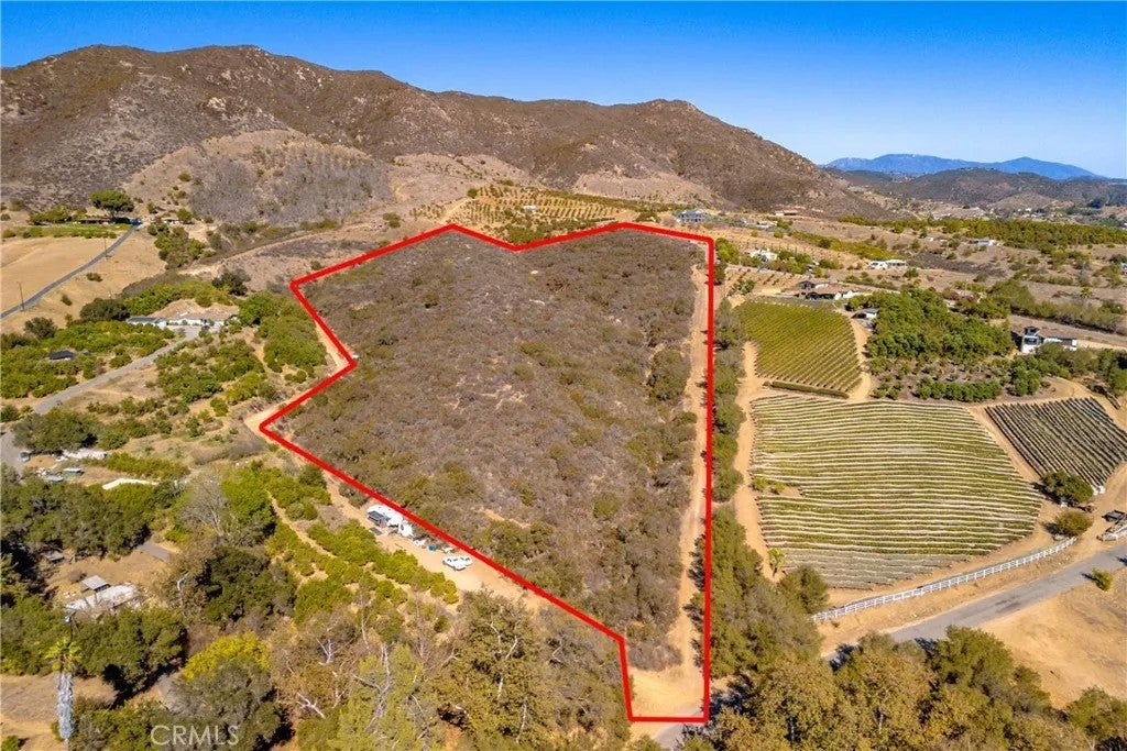 Photo of 0 Via Ranchitos / Via del Gavilan, Fallbrook, CA 92028 (MLS # SW26193653)