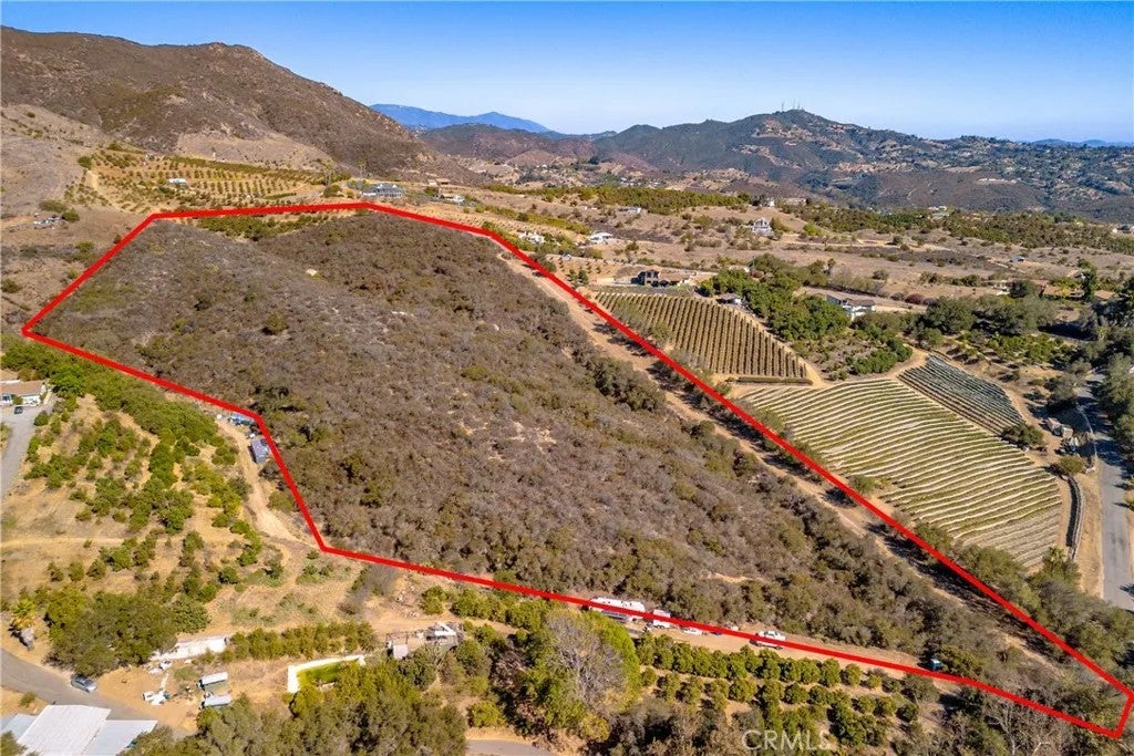 Photo of 0 Via Ranchitos / Via del Gavilan, Fallbrook, CA 92028 (MLS # SW26193653)