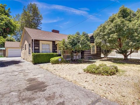 Photo of 12922 Addison Street, Sherman Oaks, CA 91423 (MLS # SR26117890)