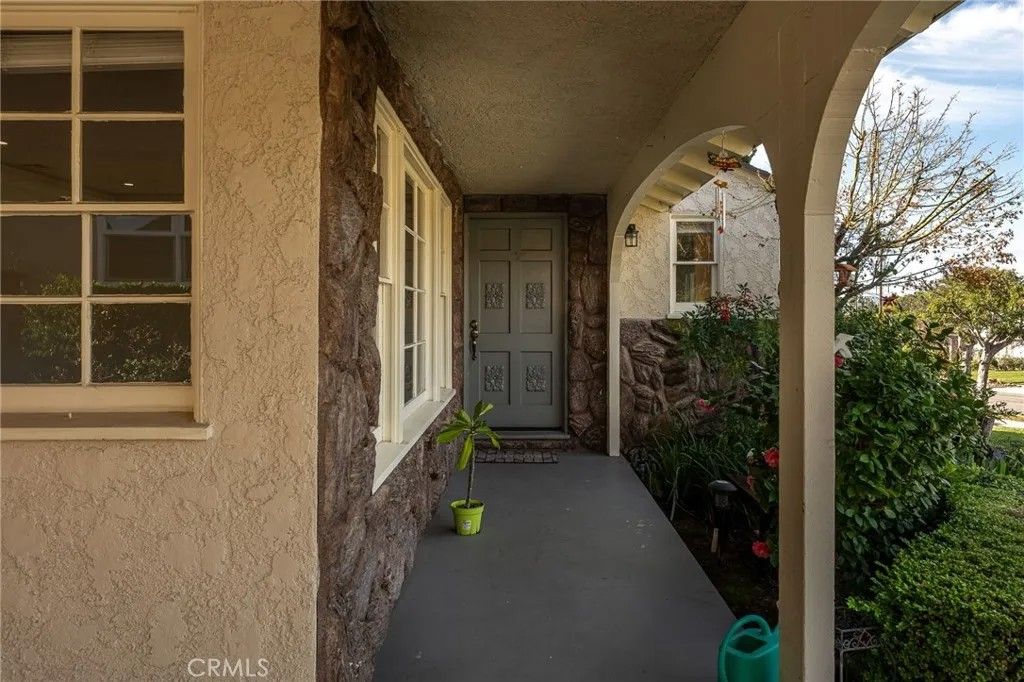 Photo of 414 University Ave, Burbank, CA 91504 (MLS # OC26006258)