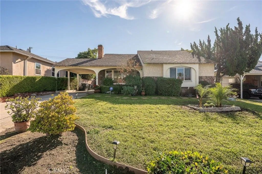 Photo of 414 University Ave, Burbank, CA 91504 (MLS # OC26006258)