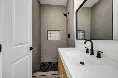 Tiny photo for 3515 S Norton Avenue, Los Angeles, CA 90018 (MLS # CV25235166)