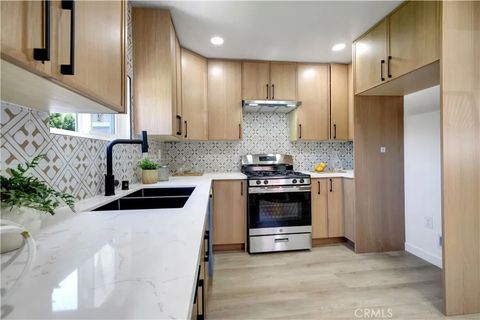 Tiny photo for 3515 S Norton Avenue, Los Angeles, CA 90018 (MLS # CV25235166)