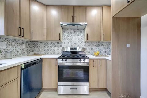 Tiny photo for 3515 S Norton Avenue, Los Angeles, CA 90018 (MLS # CV25235166)