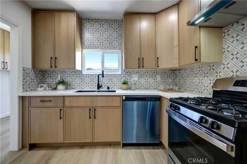 Tiny photo for 3515 S Norton Avenue, Los Angeles, CA 90018 (MLS # CV25235166)