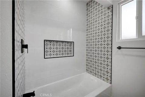 Tiny photo for 3515 S Norton Avenue, Los Angeles, CA 90018 (MLS # CV25235166)