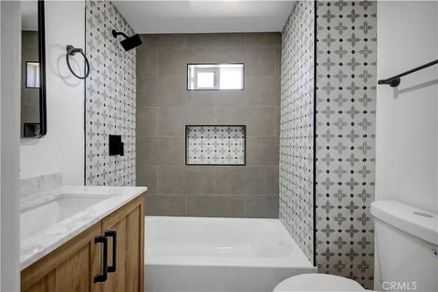 Tiny photo for 3515 S Norton Avenue, Los Angeles, CA 90018 (MLS # CV25235166)