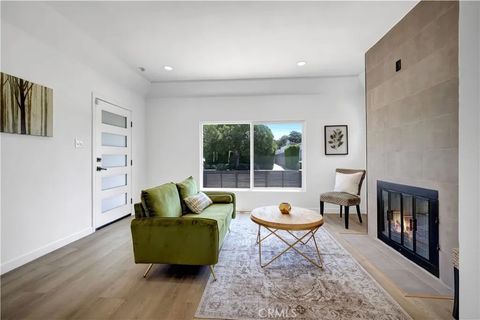 Tiny photo for 3515 S Norton Avenue, Los Angeles, CA 90018 (MLS # CV25235166)