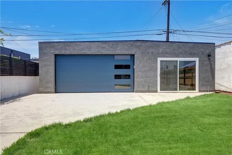 Tiny photo for 3515 S Norton Avenue, Los Angeles, CA 90018 (MLS # CV25235166)