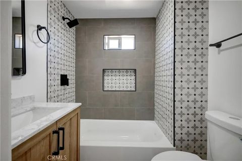 Tiny photo for 3515 S Norton Avenue, Los Angeles, CA 90018 (MLS # CV25235166)