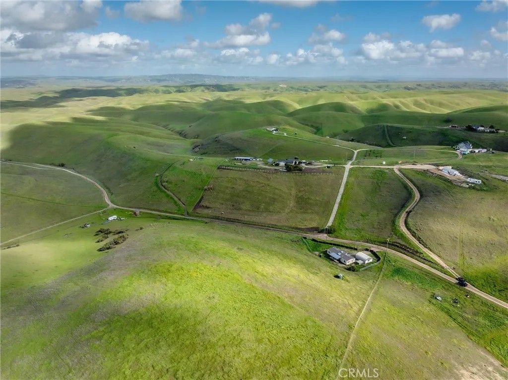 Photo of 4780 Rolling Hills Way, Paso Robles, CA 93446 (MLS # NS26038900)