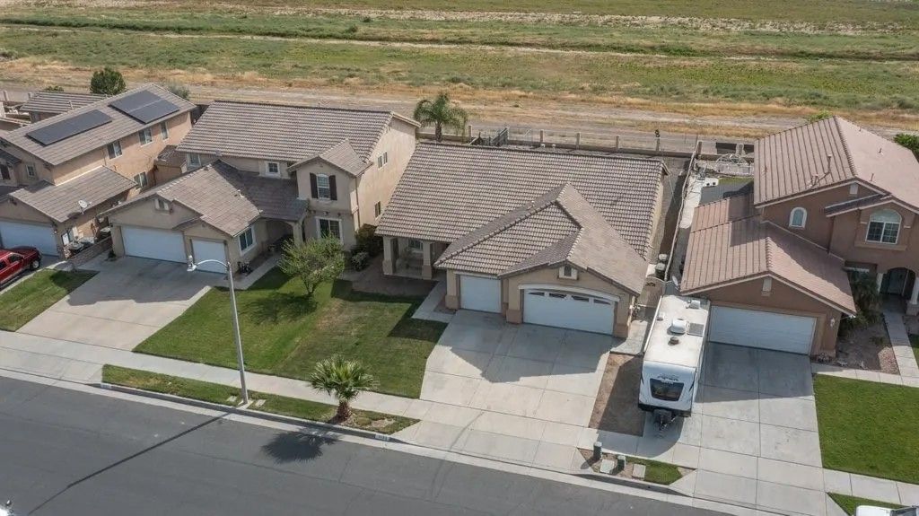 Photo of 2143 Willowbrook Ln, Perris, CA 92571 (MLS # IV26066515)