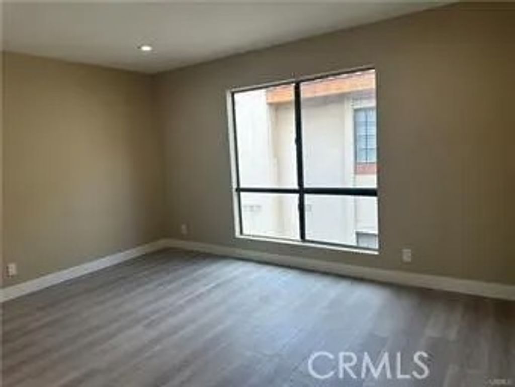 Photo of 219 E Maple Street #9, Glendale, CA 91205 (MLS # AR26000362)