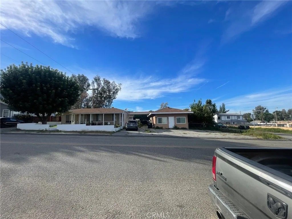 Photo of 33053 Blackwell Blvd, Lake Elsinore, CA 92530 (MLS # SW26044100)