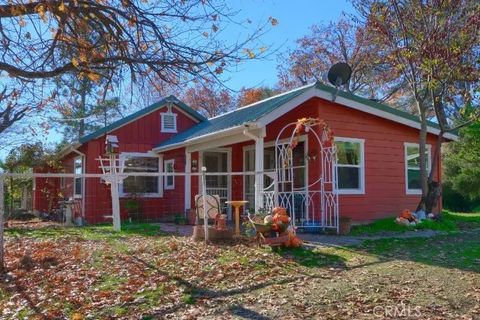 Photo of 5201 Tip Top Rd, Mariposa, CA 95338 (MLS # FR25276247)