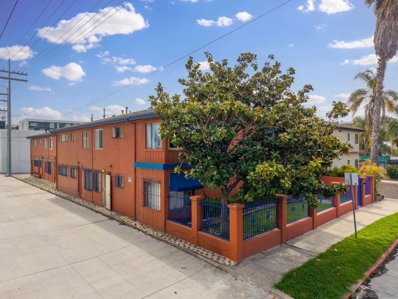 4221-27 Kansas St