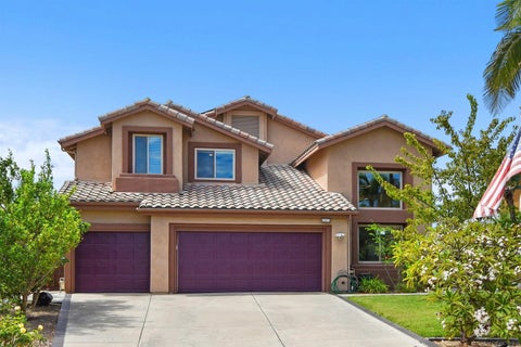 Photo of 614 Cabezon Pl, Vista, CA 92081 (MLS # 260022017)
