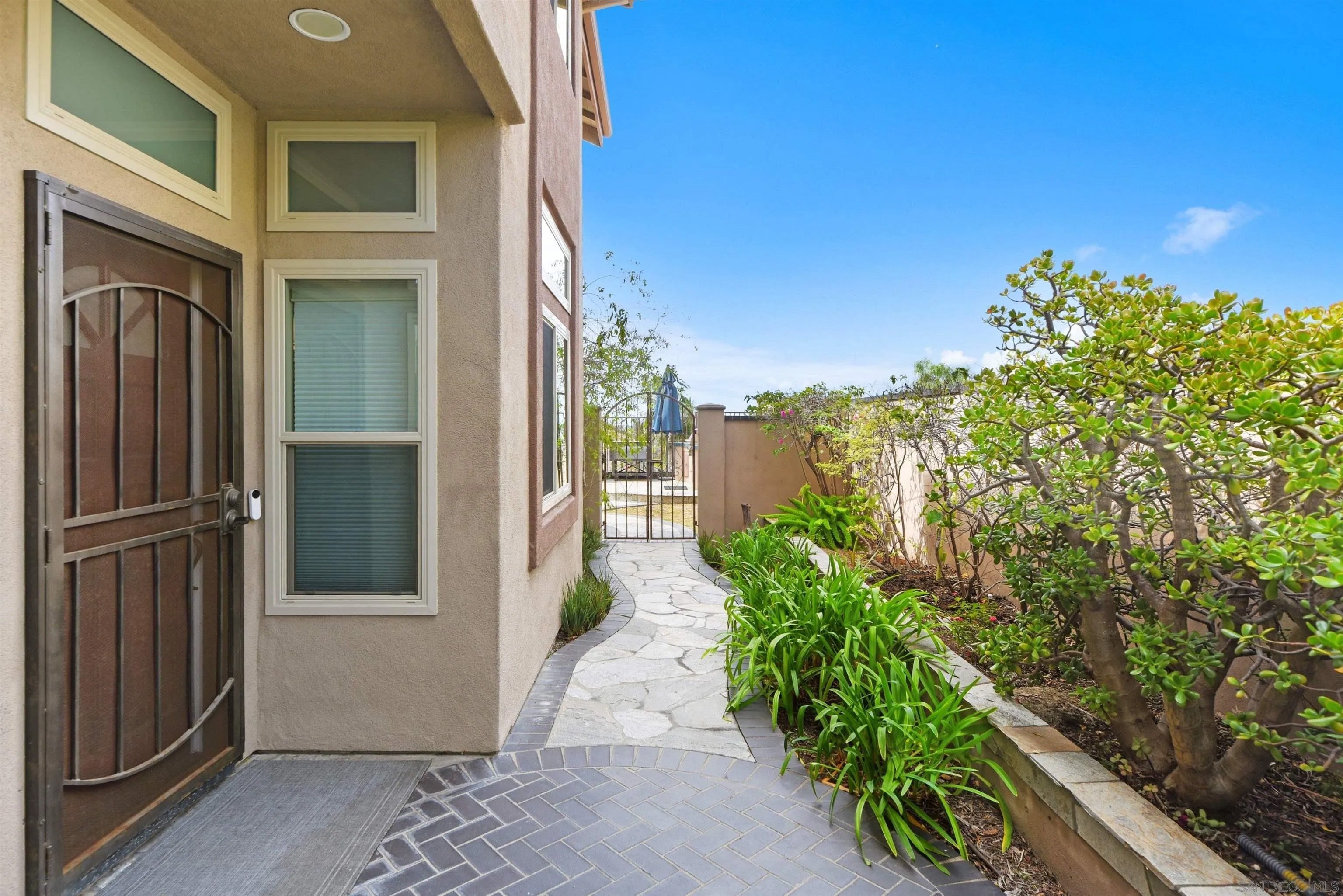 614 Cabezon Pl