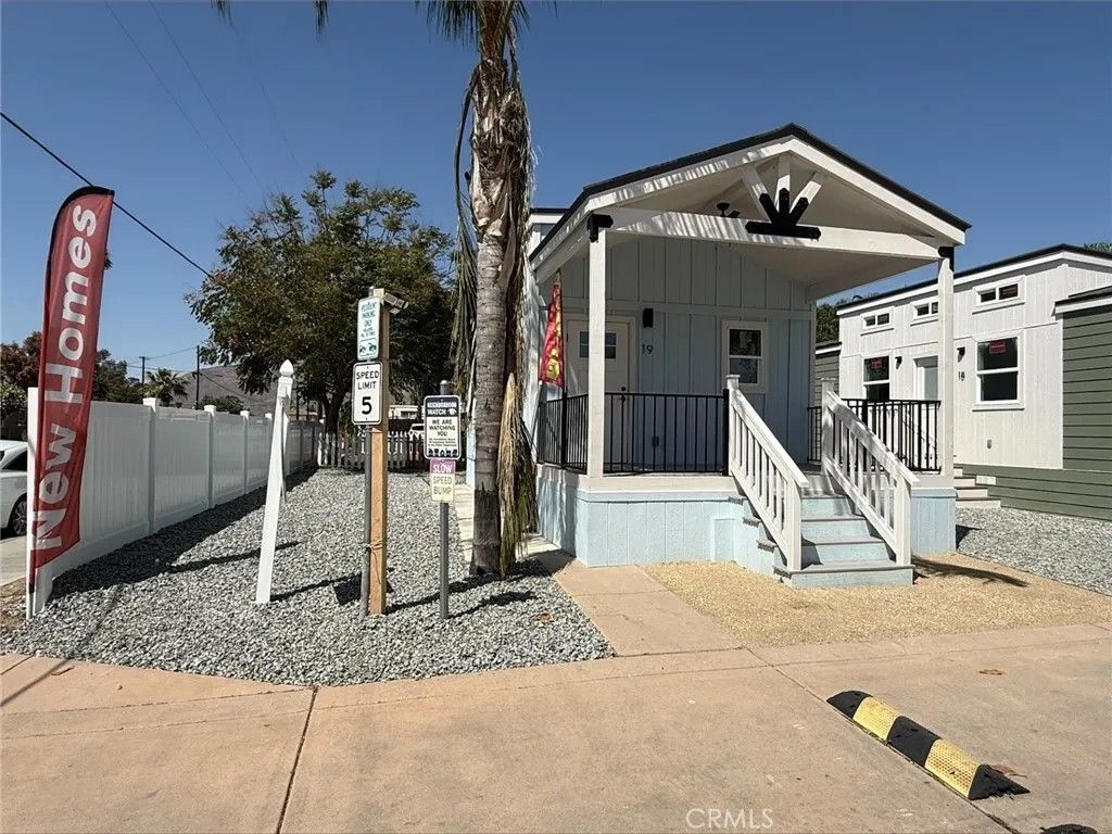 Photo of 501 S mistletoe #19, San Jacinto, CA 92582 (MLS # SW26036163)