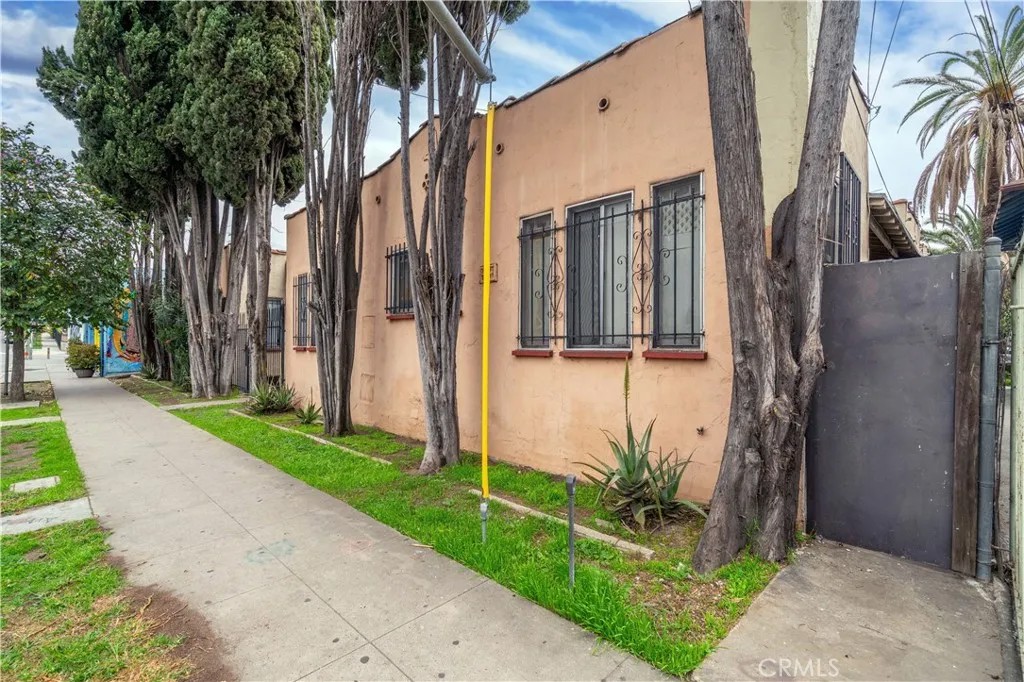 2626 Idell Street