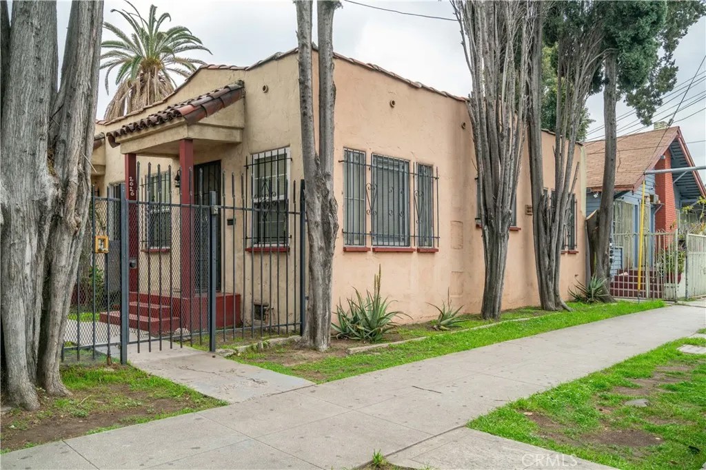 2626 Idell Street