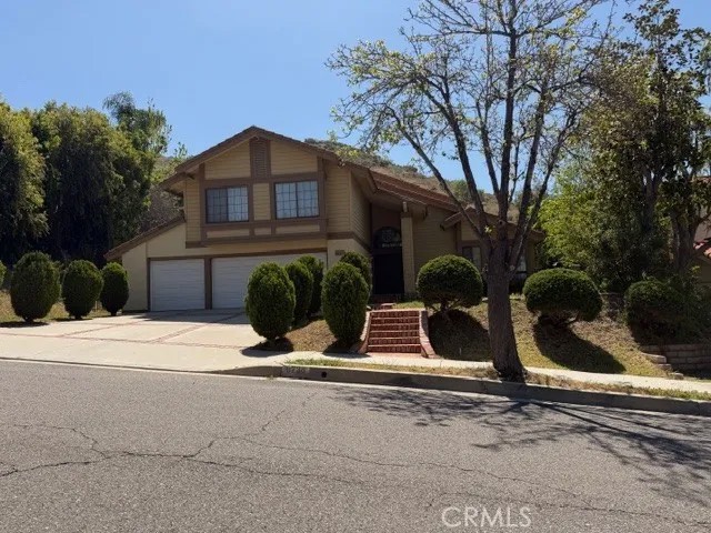 5738 E Muir