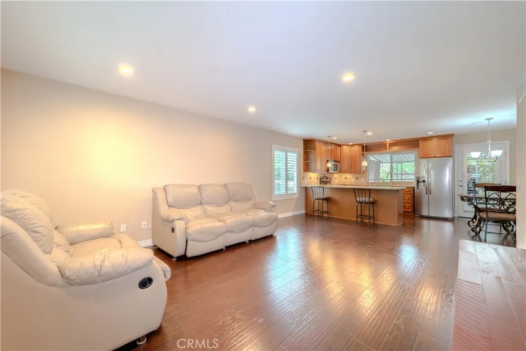 19722 Avenue Of The Oaks