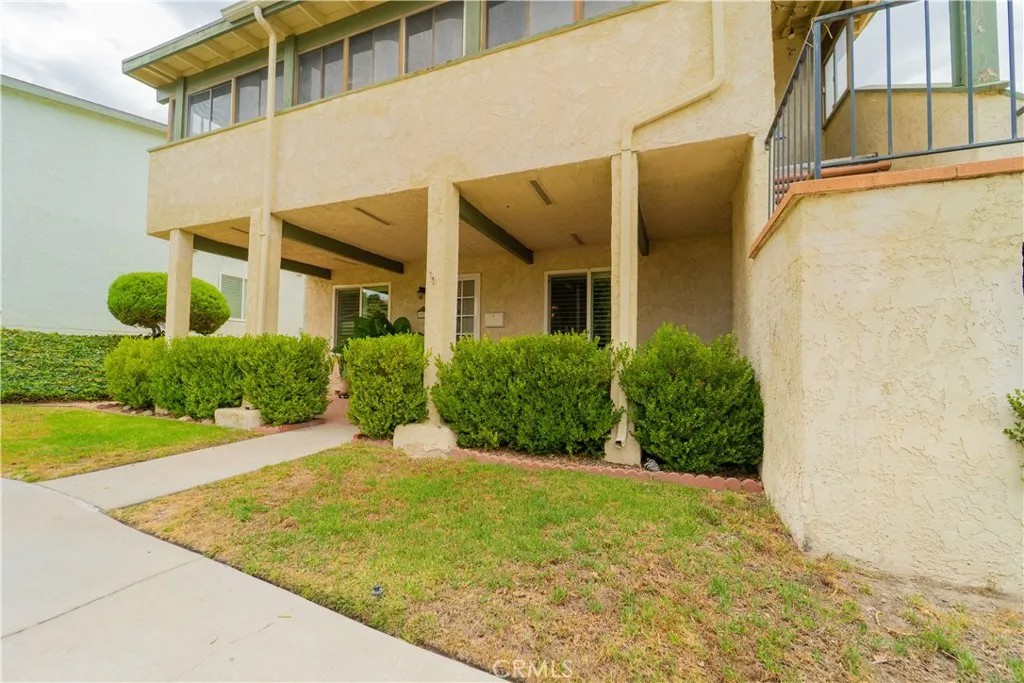 19722 Avenue Of The Oaks