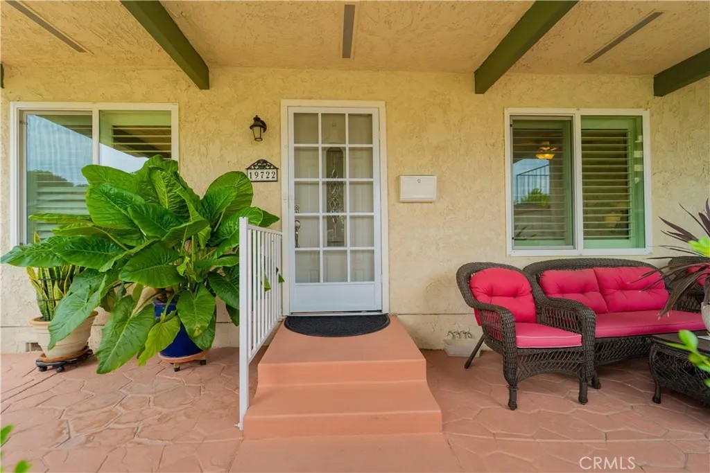 19722 Avenue Of The Oaks
