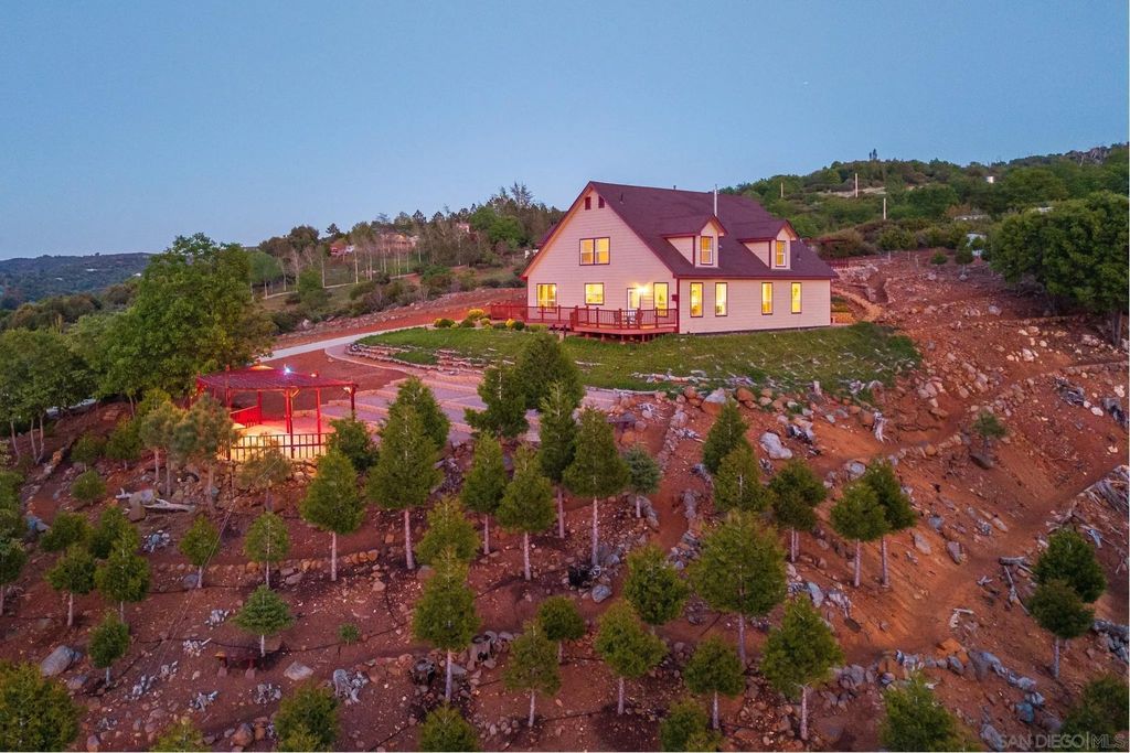 Photo of 16913 Harrison Park Trl, Julian, CA 92036 (MLS # 250044915)