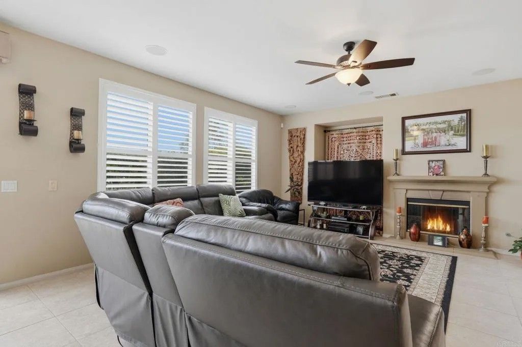 Photo of 344 Plaza Los Osos, Chula Vista, CA 91914 (MLS # PTP2604106)