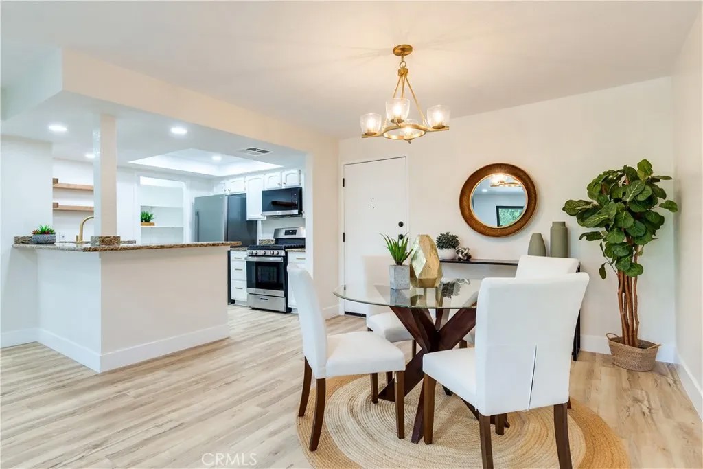 254 E Fern 212