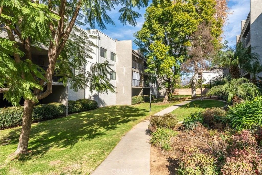 Photo of 254 E Fern Ave #212, Redlands, CA 92373 (MLS # IG25256431)