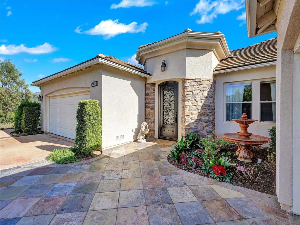 Photo of 25440 Rue Lausanne, Escondido, CA 92026 (MLS # 260003986)