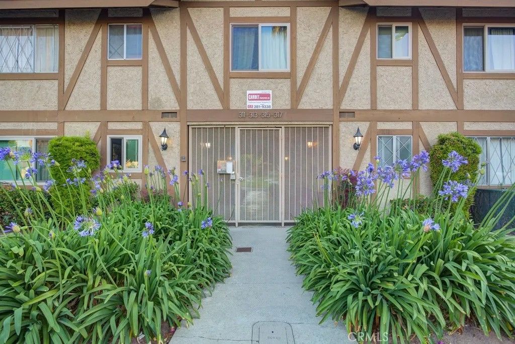 Photo of 313 S Almansor St #2, Alhambra, CA 91801 (MLS # WS25274812)