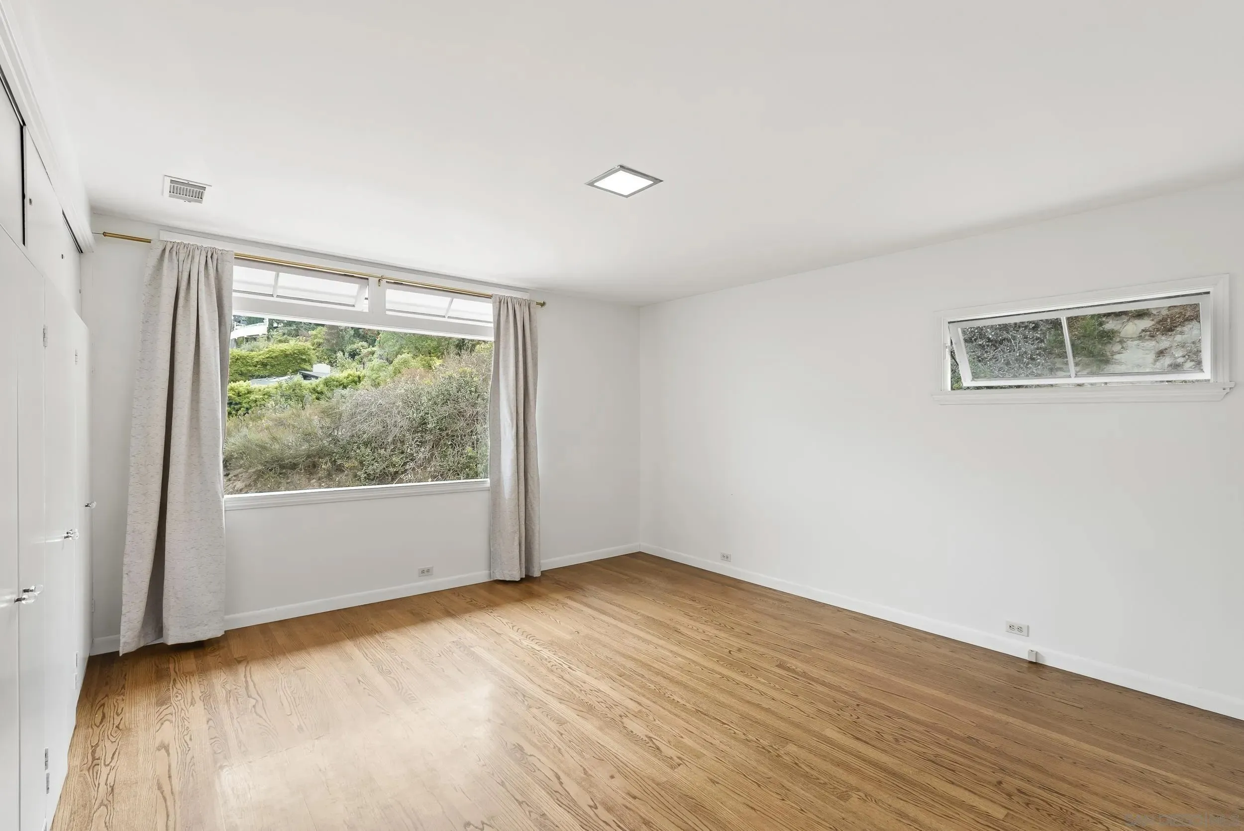 La Jolla, California 92037, United States, 5 Bedrooms Bedrooms, ,3 BathroomsBathrooms,Residential,Active,173518