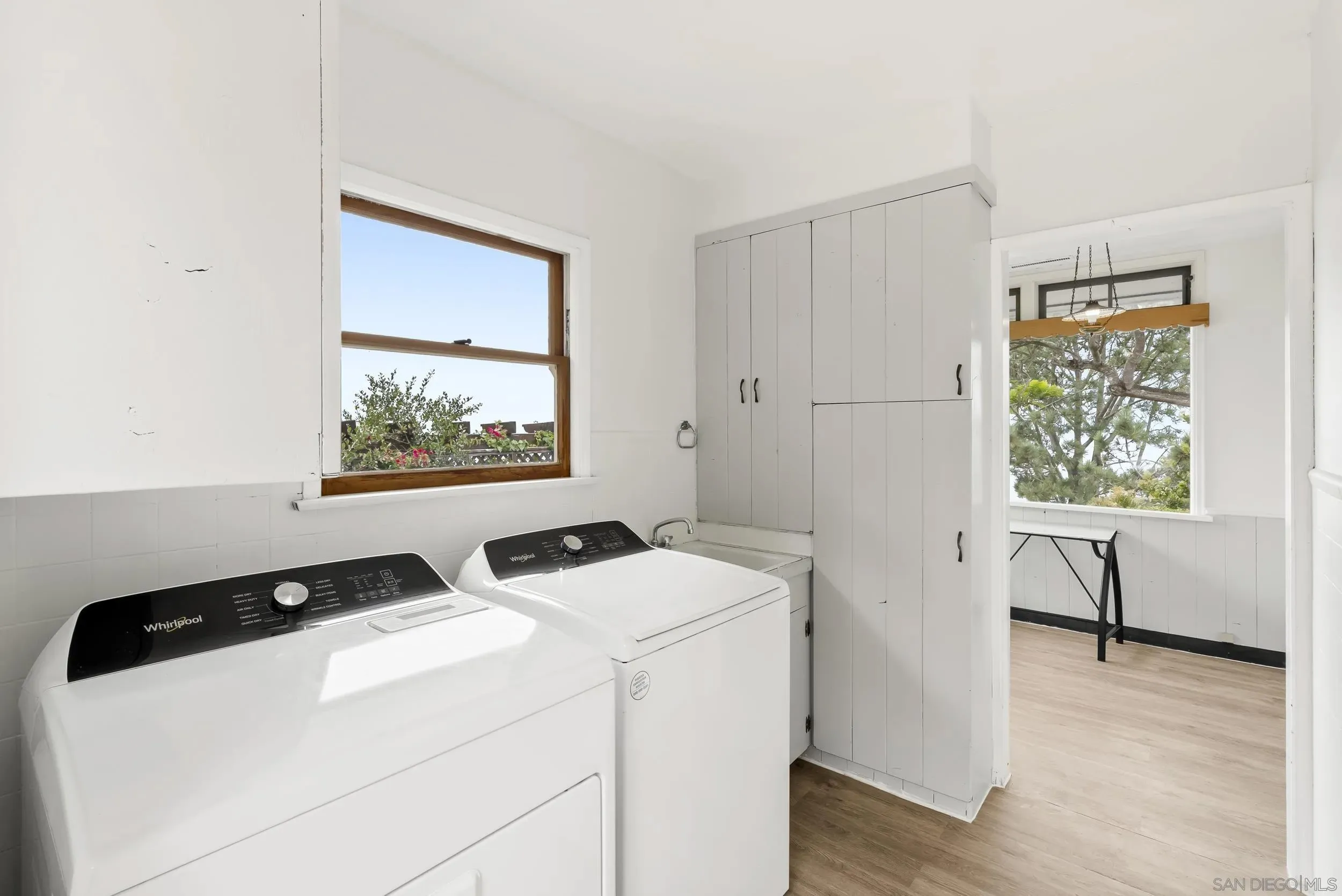 La Jolla, California 92037, United States, 5 Bedrooms Bedrooms, ,3 BathroomsBathrooms,Residential,Active,173518