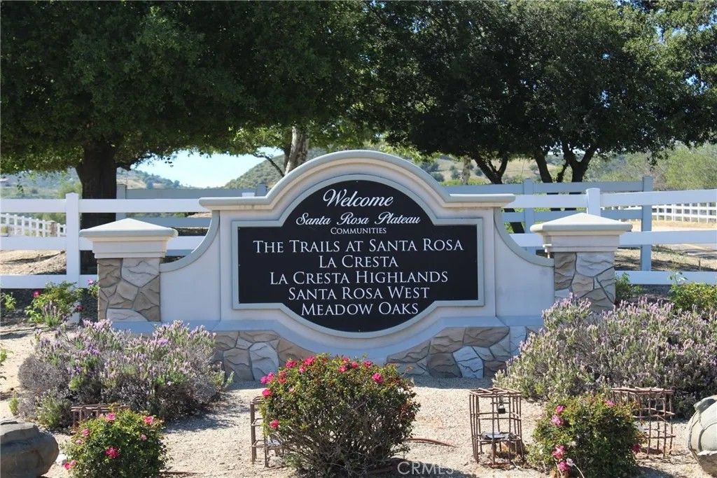 Photo of 29 Golden Arrow Ct, Murrieta, CA 92562 (MLS # OC26067444)