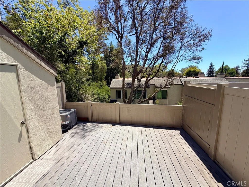 245 N Singingwood Street 11