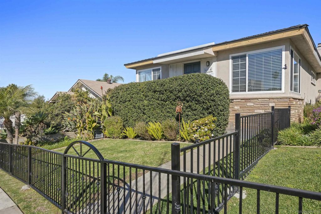Photo of 4614 Saratoga Ave, San Diego, CA 92107 (MLS # 250041525)