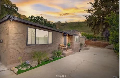 Photo of 9578 Sunland BLVD, Shadow Hills, CA 91040 (MLS # SR26097227)